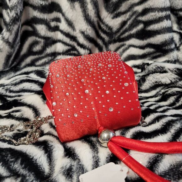 RHINESTONE Embellished Red Evening Clutch Purse Wristlet - Picture 3 of 7